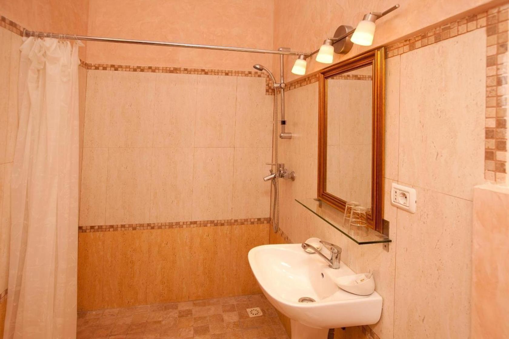 Pension Dinu Residence Тімішоара Екстер'єр фото